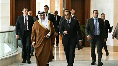 مدبولي يدعو ملك وولي عهد البحرين لحضور افتتاح المتحف المصري الكبير