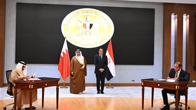 رئيس وزراء مصر وولي عهد مملكة البحرين يشهدان توقيع 8 وثائق في مجالات تخدم تعزيز أوجه التعاون الثنائي بين الجانبين