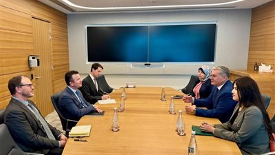 وزير البترول يبحث تعزيز التعاون مع شركات التعدين والغاز في غرب أستراليا