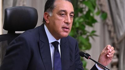 مدبولي يبدأ جولة تفقدية لمشروعات إحياء القاهرة التاريخية