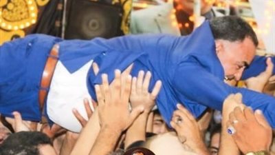 عودة النائب الطائر.. نسخة مصرية من مشهد سبايدرمان الشهير في مؤتمر انتخابي