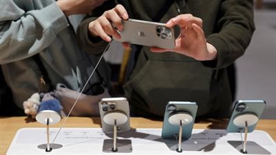 بسبب ارتفاع أسعار الهواتف.. مخاوف من فقدان 