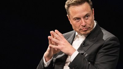 شركة سبيس إكس تشتري طيفًا لاسلكيًا من إيكوستار في صفقة بقيمة 17 مليار دولار