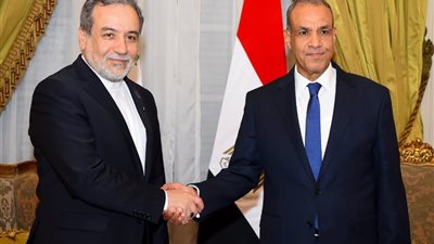 بشأن الملف النووي.. وزير الخارجية يستقبل نظيره الإيراني بالقاهرة