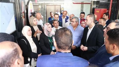 خطة دورية وأنظمة ميكنة.. ماذا فعل نائب وزير الصحة في معهد أسيوط الفني؟