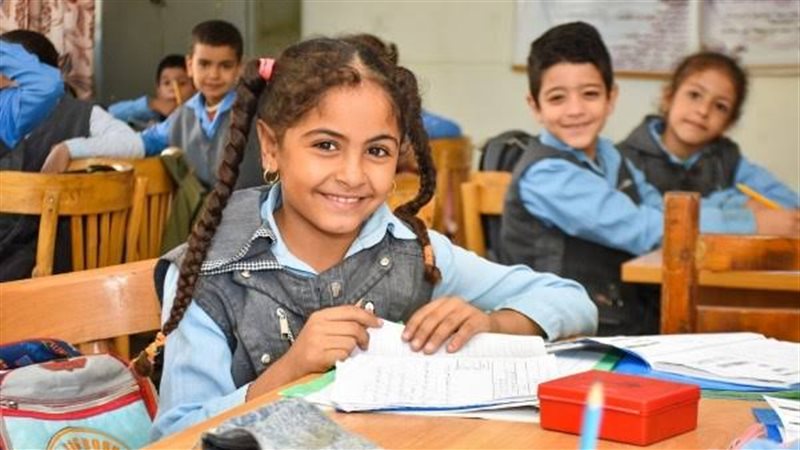 طلاب في المدرسة