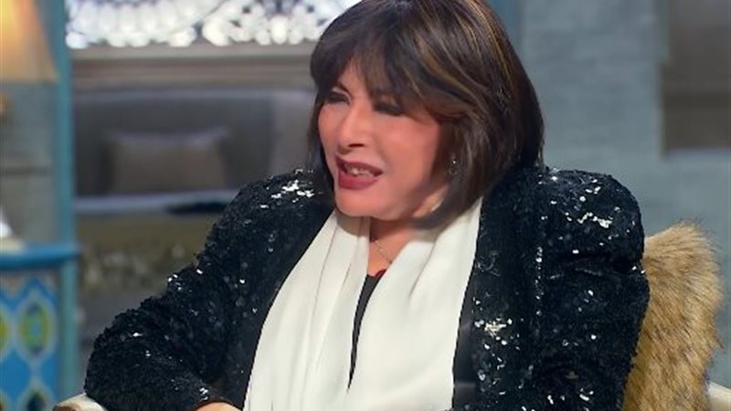 لبنى عبد العزيز