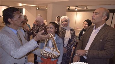 معرض الخرز بقصر ثقافة المنيا.. إبداع يدوي يكشف طاقات فنية جديدة