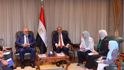 وزير العمل يلتقي وفد البنك الدولي لتعزيز التعاون في التدريب والتحول الرقمي