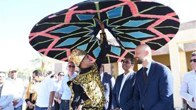 محافظ قنا وسفير النرويج ورئيس 