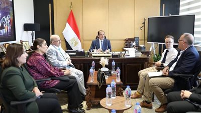 لترشيد استخدام المضادات الحيوية.. تفاصيل اجتماع 