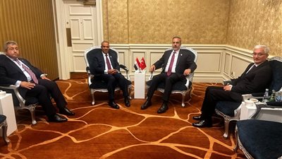 وزير الخارجية يلتقي نظيره التركي على هامش الاجتماع الوزاري التحضيري للقمة العربية الإسلامية الطارئة بالدوحة
