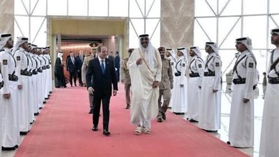 عاجل.. الرئيس السيسي يصل الدوحة لحضور القمة العربية الإسلامية الطارئة 