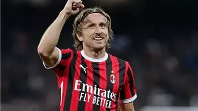 مودريتش يصبح أكبر لاعب وسط يسجل هدفًا في تاريخ الدوري الإيطالي