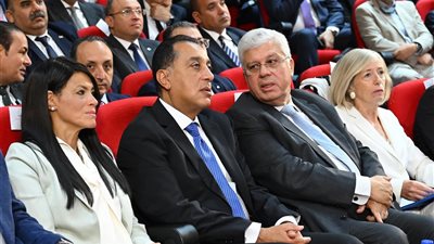 رئيس الوزراء يشارك في فعاليات إطلاق وتدشين الأكاديمية الدولية للعمارة والعمران