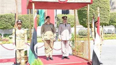 رئيس أركان حرب القوات المسلحة يلتقي رئيس الأركان العامة للجيش الليبي