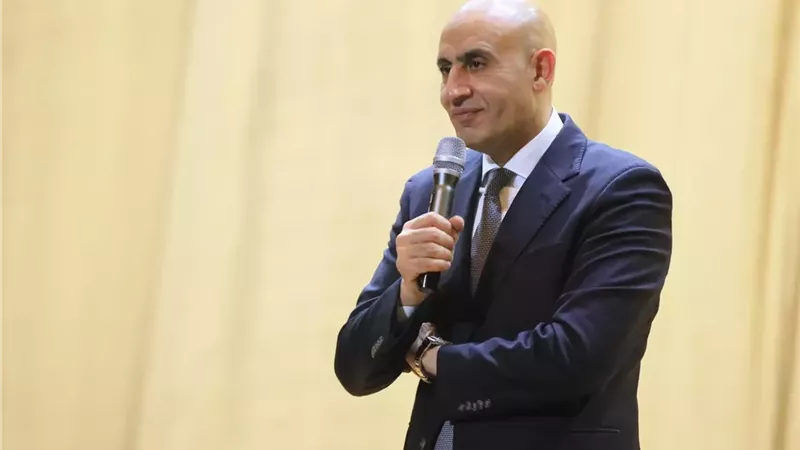محمد عبد اللطيف وزير