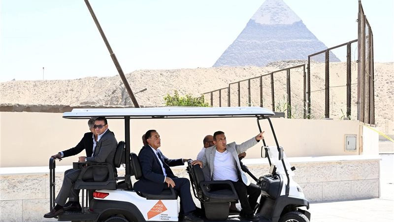 رئيس الوزراء مصطفى
