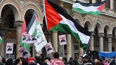 احتجاجات مؤيدة للفلسطينيين داخل مجلس مدينة ميلانو الإيطالية