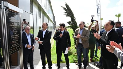 رئيس الوزراء يفتتح مصنع إروجلو جارمنت  للملابس الجاهزة في القنطرة غرب