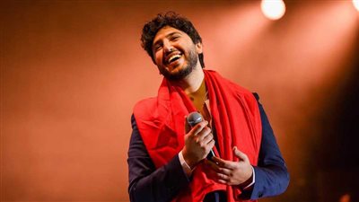 متأثر بنجاح 