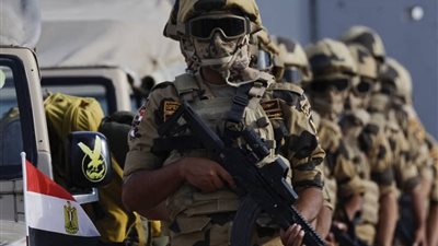 لتأمين الحدود.. مصر تحسم الجدل بشأن انتشار القوات المسلحة في سيناء