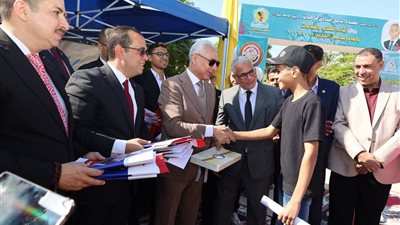 كل واحد وردة وصورة 