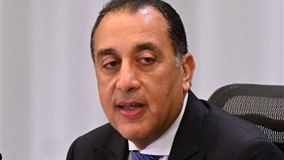  رئيس الوزراء يُغادر إلى نيويورك لترؤس وفد مصر في مؤتمر حل الدولتين