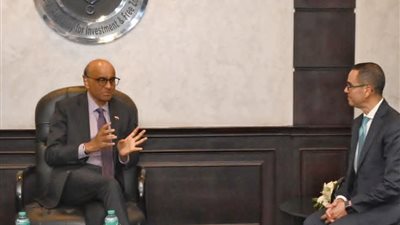 تعزيز الشراكة مع سنغافورة في التحول الرقمي والطاقة المتجددة