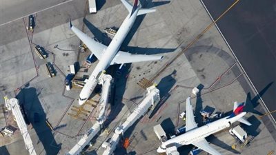 تراجع أسهم شركات الطيران الأوروبية بعد الهجوم الإلكتروني على أنظمة المطارات