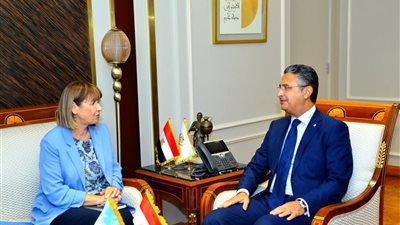 التوسع في تطوير 