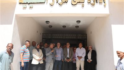 محافظ المنيا يتفقد التجهيزات النهائية لمبنى الإدارة التعليمية ببني مزار