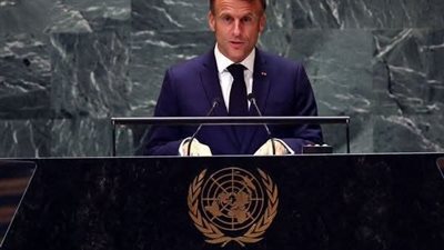 ماكرون يشيد بجهود مصر والأردن في إغاثة سكان غزة ويدعو لوقف الحرب