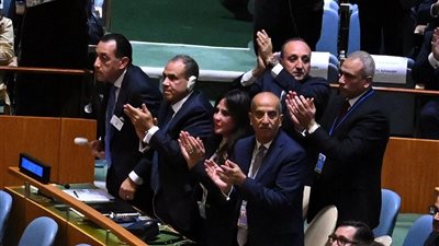 أجواء مفعمة بالمشاعر الإنسانية.. الوفد المصري يستقبل إعلان فرنسا اعترافها بدولة فلسطين بالتصفيق الحار