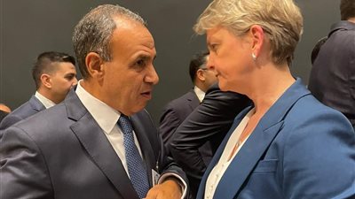 وزير الخارجية يبحث مع نظيرته البريطانية تعزيز العلاقات والاعتراف بدولة فلسطين