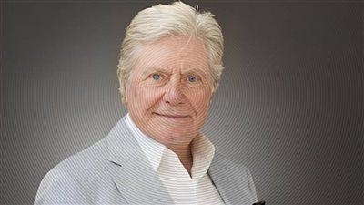  حسين فهمي يوضح حقيقة رفضه مليون جنيه لصالح مهرجان القاهرة السينمائي