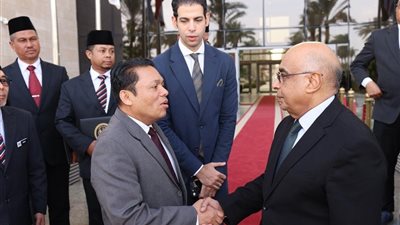 وزير العدل يستقبل السفير الماليزي ووفدًا قضائيًا لبحث التعاون في قضايا الأسرة