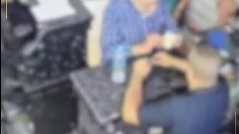 لحظة بيع الأسورة
