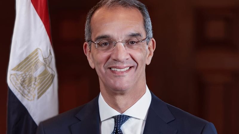 الدكتور عمرو طلعت