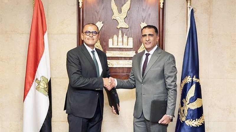 جانب من توقيع البرتوكول