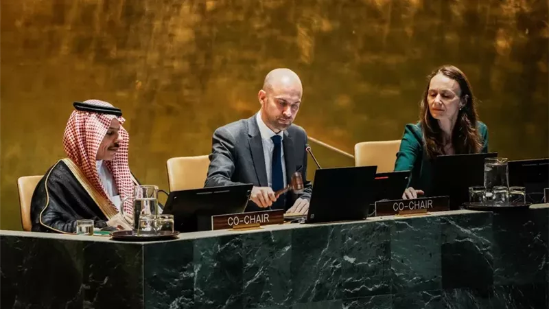الأمير فيصل بن فرحان،