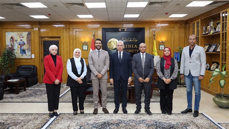 رئيس جامعة المنيا