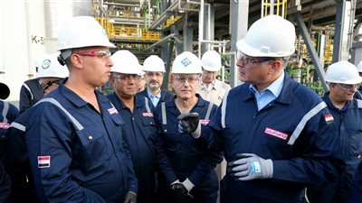 لتأمين احتياجات السوق المحلي.. وزير البترول يتفقد مشروعات التطوير وترشيد الطاقة