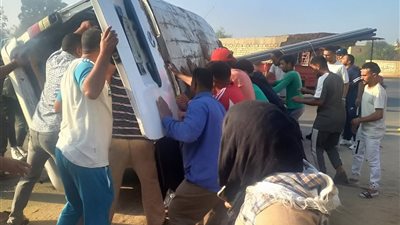 كانوا رايحين الشغل.. إصابة 12 فتاة في انقلاب سيارة ميكروباص بالمنوفية