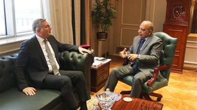 تعاون استراتيجي بين الكهرباء والبترول لتعزيز مشروعات الطاقة المتجددة