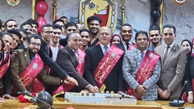 جامعة سوهاج تبدأ عامها الدراسي باحتفالية كبرى لأسرة 