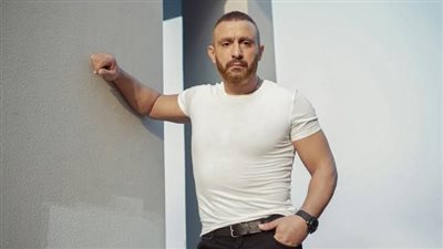 أحمد السقا يطمئن جمهوره بعد حادث سيارته: «المحن منح.. والحمد لله بخير»