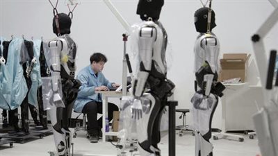 الصين تعزز جهودها لتفوق أمريكا في سباق تطوير الروبوتات البشرية 