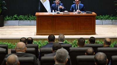 مدبولي يجتمع برؤساء المدن الجديدة ويوجه بعودة المظهر الحضاري