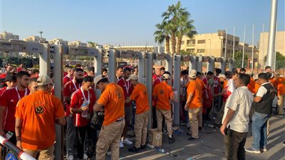 تشديدات أمنية مكثفة باستاد القاهرة قبل قمة الأهلي والزمالك